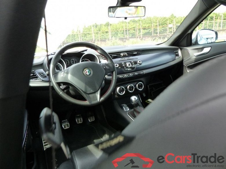 Giulietta 2.0 JTDm Distinctive 140Hp Sport Leder Navi BOSE ... #4