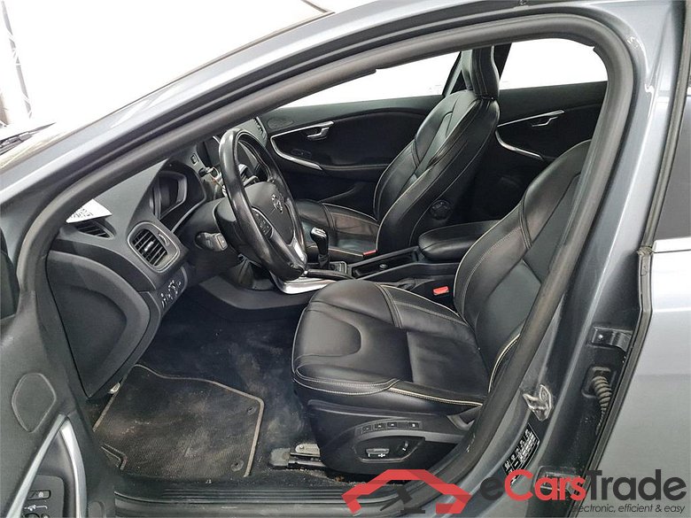 Volvo V40 2.0 D3 R-Design 150Hp Pano LED-Xenon Virtual Navi Sport-Leather Klima PDC ... #5
