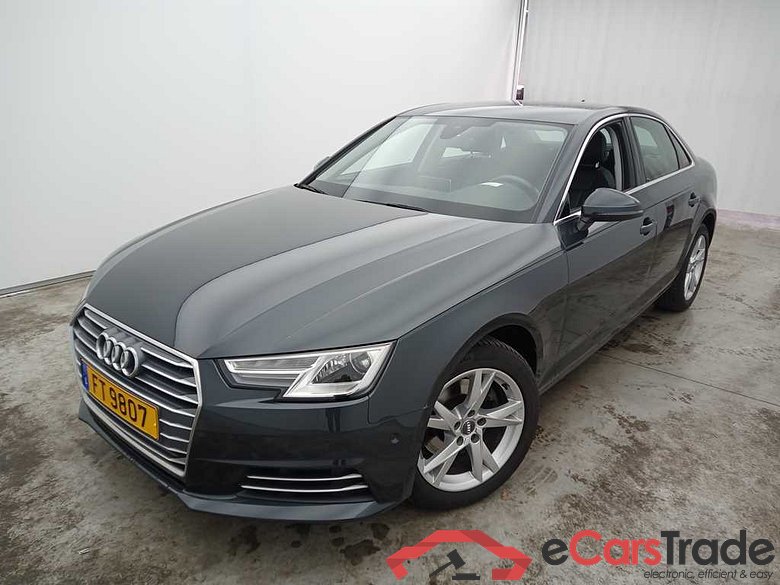 AUDI A4 2.0 TDi 150 ultra Sport S tronic 4d