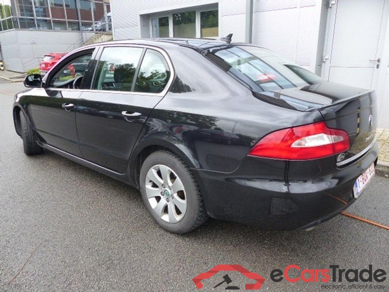 SKODA SUPERB 1.6 CR TDi GreenLine Ambiente DPF Xenon Navi Klima PDC #2