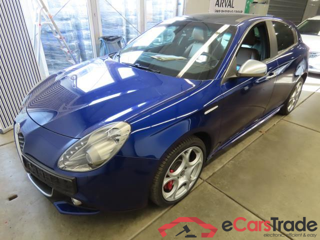 AlfaRomeo Giulietta ´10 ALFA ROMEO Giulietta 2.0 JTDm 20V TCT Lusso 5d 125kW