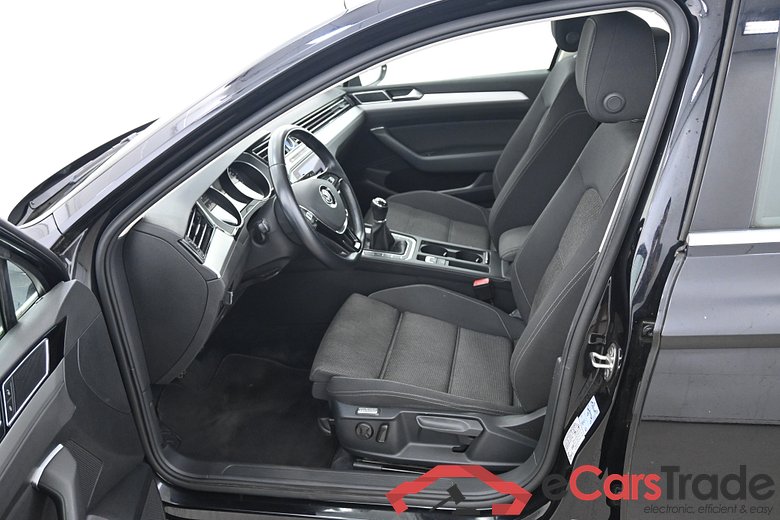 Volkswagen Passat 1.6 TDi Comfortline Navi Sport-Seats KeylessGo Klima PDC ... #5
