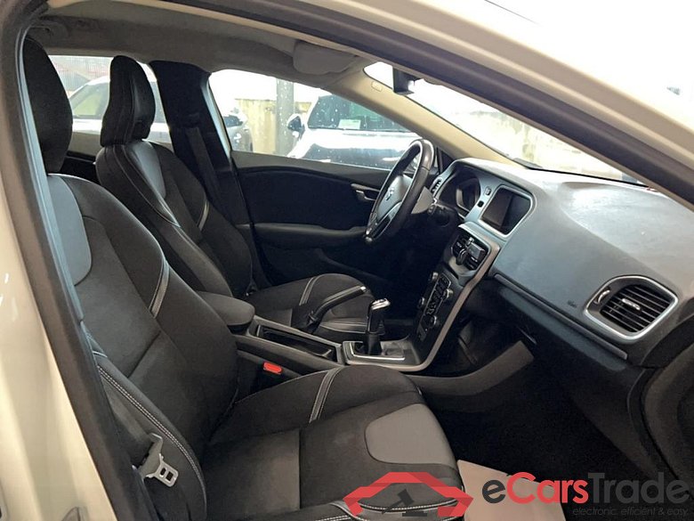 Volvo V40 2.0 D2 Black Edition LED-Xenon Navi 1/2 Leather Klima PDC ... #5