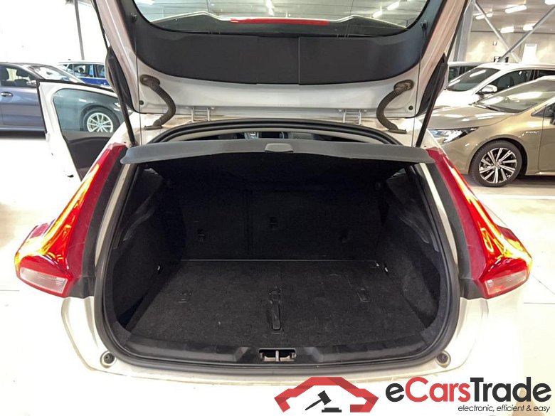 Volvo V40 2.0 D2 Black Edition LED-Xenon Navi 1/2 Leather Klima PDC ... #6