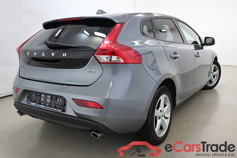 Volvo V40 2.0 D2 Kinetic LED-Xenon Navi 1/2 Leather Klima PDC ... #3
