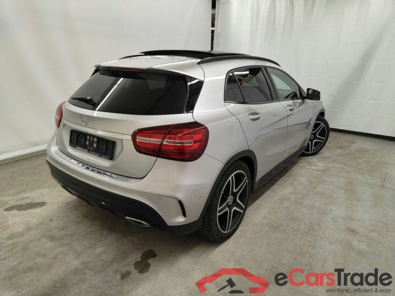 Mercedes-Benz GLA 200 d 4Matic AMG Night Aut. Pano LED-Xenon Harman/Kardon Command Navi Sport-Leather-Alcantara Camera 360° Klima PDC ... #3