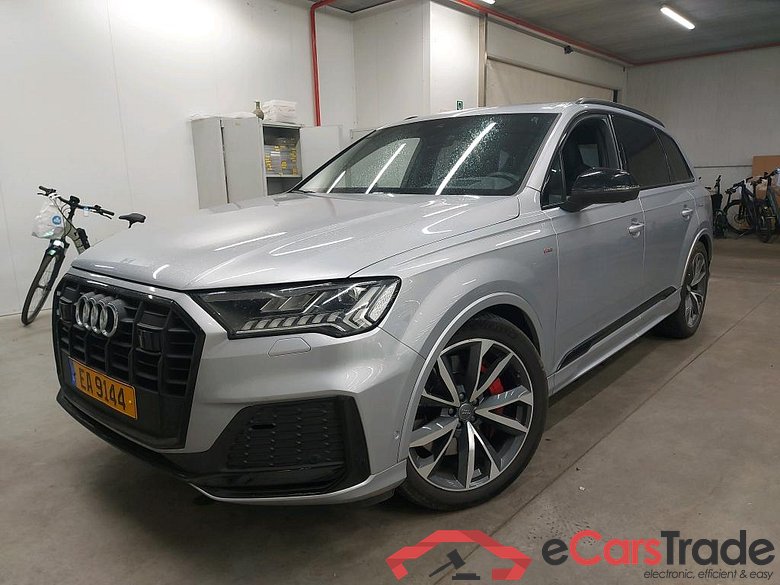AUDI - AUD Q7 60 TFSI e Quattro 456PK Tiptronic S line With Valcona Heated Electric Mem Seats & Assistance Tour & City & Adavanced PreConditioning & Panoramic Cameras & Pano Roof & 21 Inch & Towing Hook  * HYBRID *
