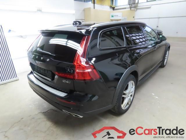 Volvo V60 CC ´18 V60 Cross Country Pro AWD 2.0 D4 140KW AT8 E6dT #3