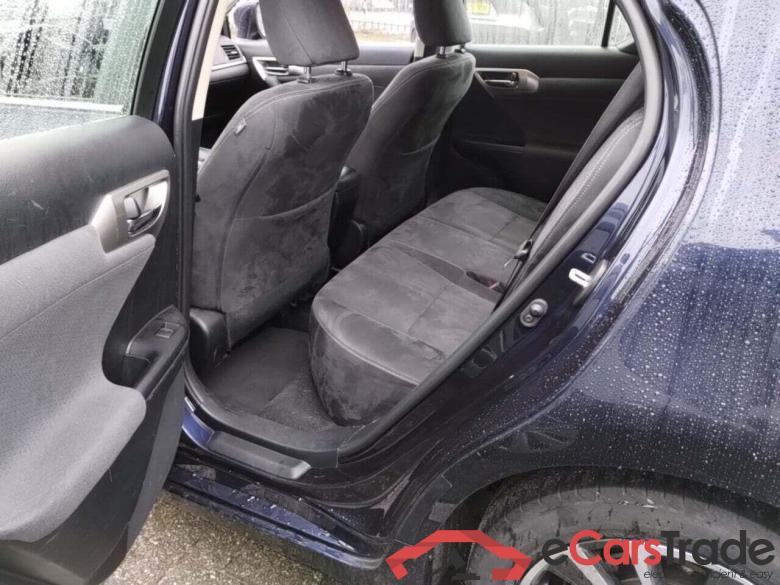Lexus CT 200h Ultimate Edition #5