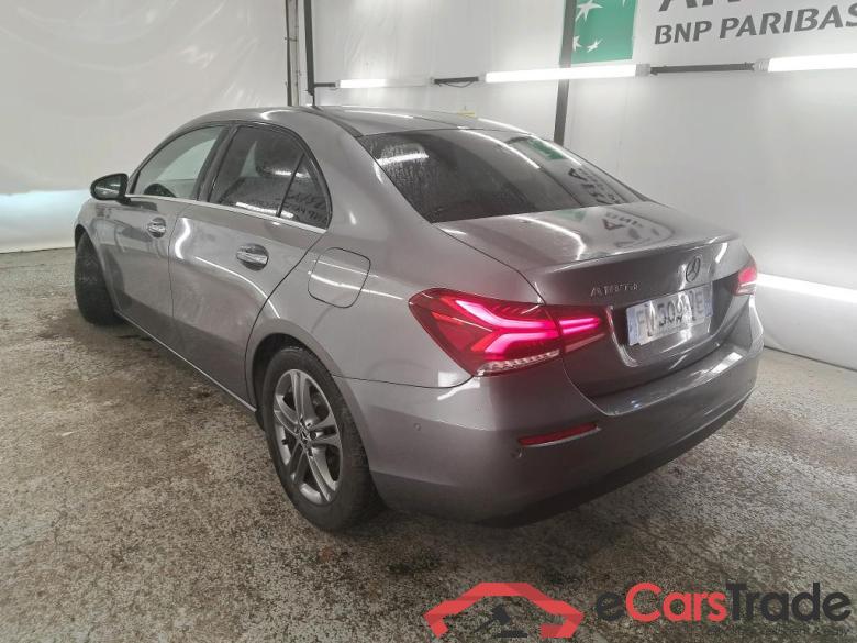Mercedes A 180 d Business Line 7G-DCT MERCEDES-BENZ Classe A Berline / 2018 / 4P / Berline A 180 d Business Line 7G-DCT #2