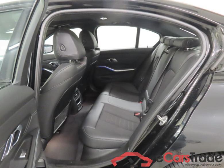 BMW 3-serie 320i Executive Ed. #6