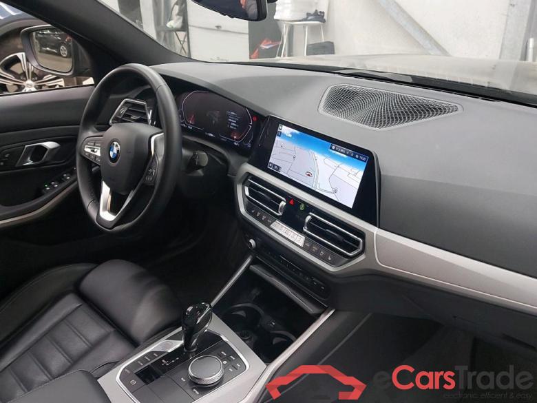 BMW - BMW 3 TOURING 318dA 136PK Advantage Pack Business With Heated Vernasca Sport Seats & Driving Assistant & Parking Assistant Pack #3