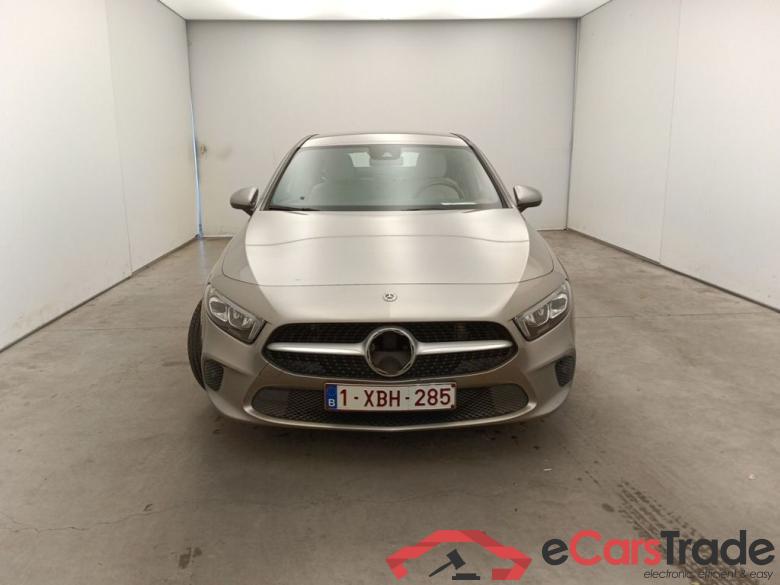 Mercedes-Benz A-Klasse Limousine A 180 d DCT Launch Edition 4d #1