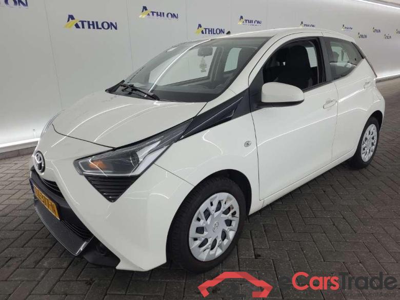 TOYOTA Aygo 1.0 VVT-i x-play 5D 53kW #1