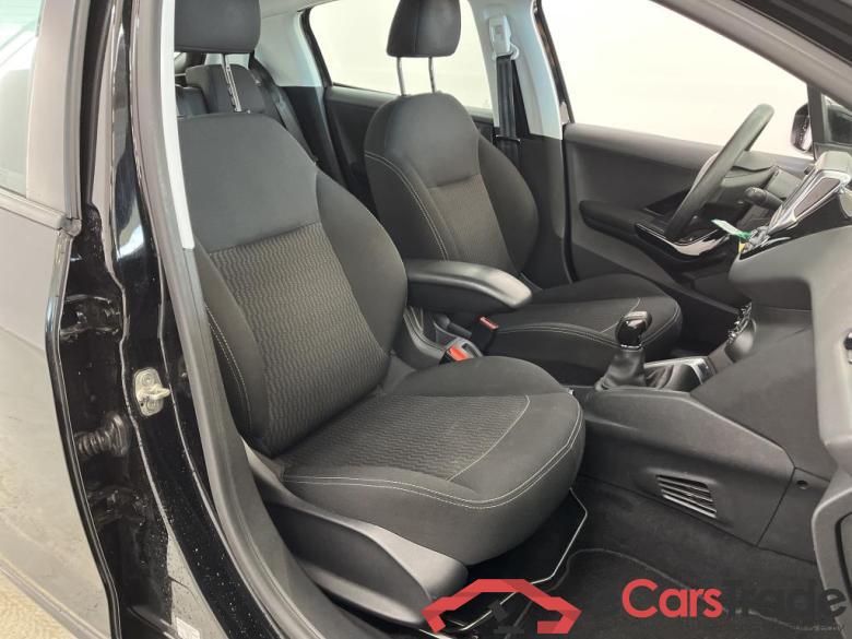Peugeot 208 11-18 Peugeot 208 Blue Lease 1.2 PureTech 82 99g 5d #3