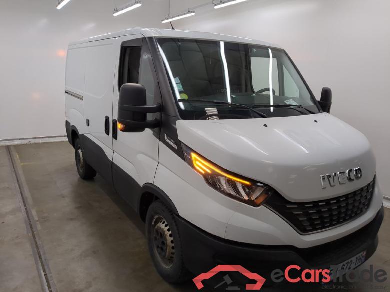 Iveco 2.3 35S16SA8 V7 H1 3000 IVECO Daily / 2014 / 4P / Fourgon tôlé 2.3 35S16SA8 V7 H1 3000 #4