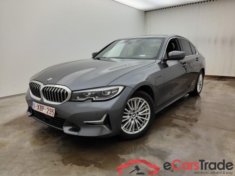 BMW 3 Reeks Berline 330e (135 kW) 4d #4