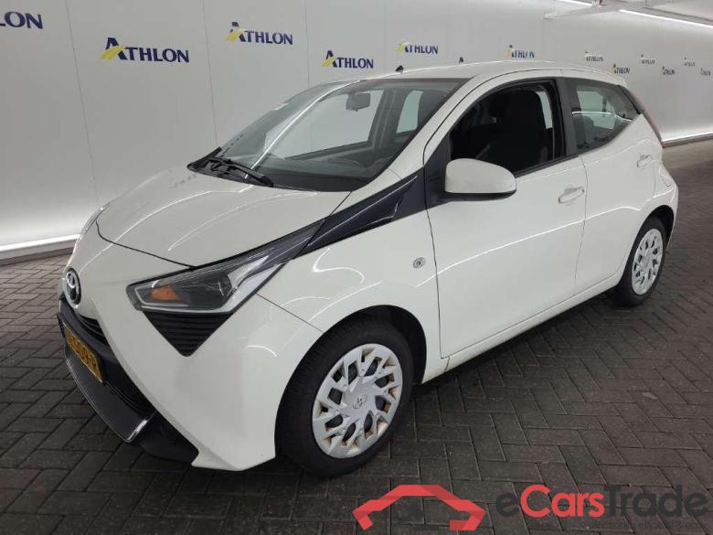 TOYOTA Aygo 1.0 VVT-i x-play 5D 53kW #1