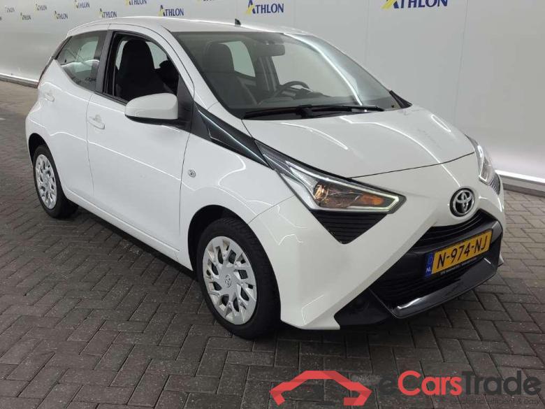 TOYOTA Aygo 1.0 VVT-i x-play 5D 53kW #2