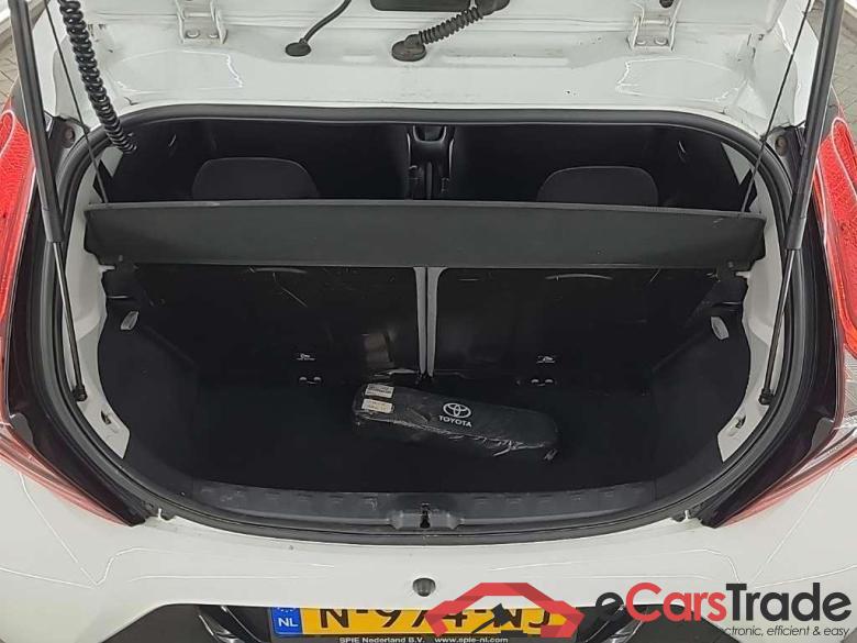 TOYOTA Aygo 1.0 VVT-i x-play 5D 53kW #5