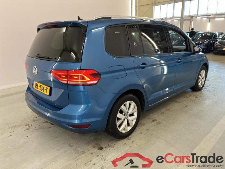 Volkswagen Touran '15 Volkswagen Touran 1.6 TDI DSG SCR Comfortline Business 5d #2