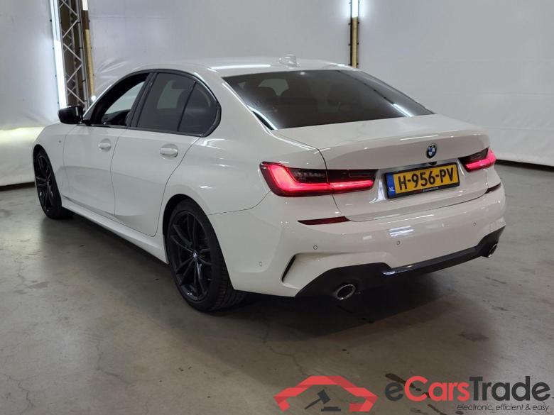 BMW 3-serie 320i Executive Edition #3