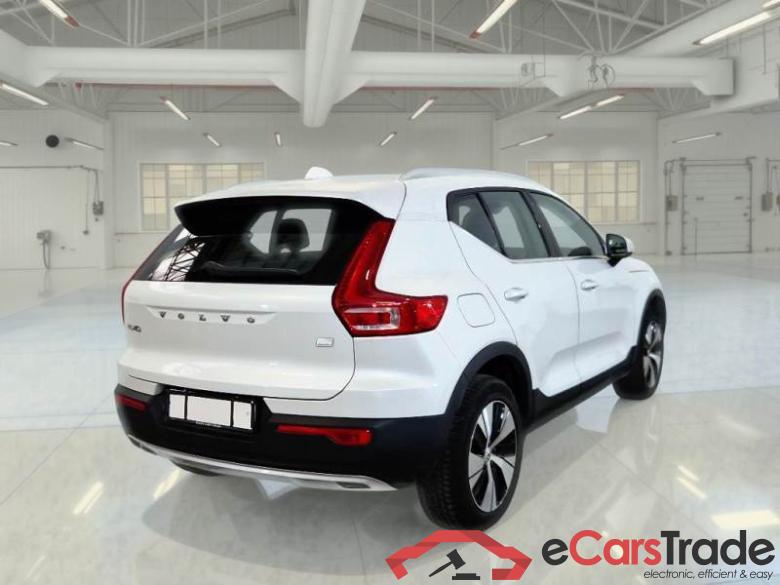 Volvo 191 VOLVO XC40 / 2017 / 5P / SUV T5 PLUG-IN HYBRID RECH INSCRIP EXPR #2