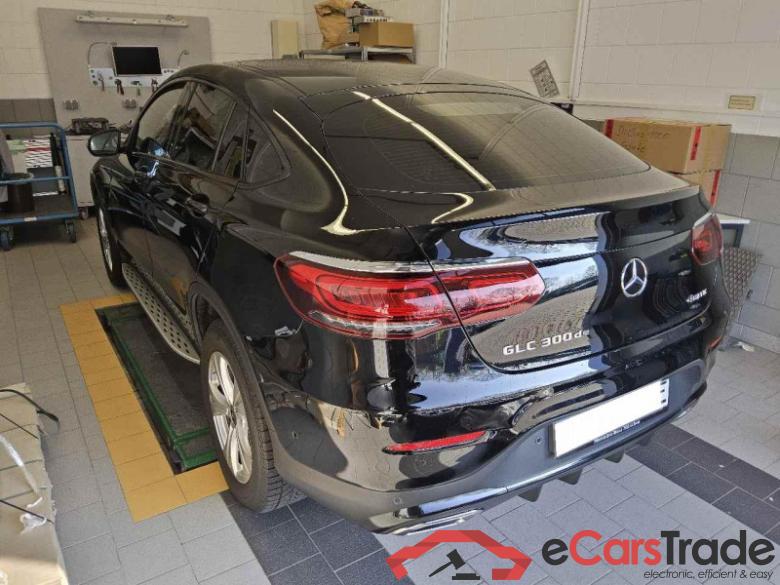 Mercedes-Benz GLC -Klasse Coupe (BM 253)(11.2016->) DE - SUV5 GLC 300 de EU6d, de AMG Line 4Matic (EURO 6d), (Facelift) 2020 - 2023 #4