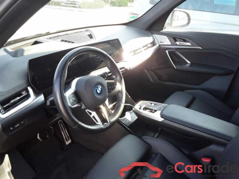 BMW Baureihe iX1 (U11E)(2022->) DE - SUV5 30, xDrive M Sport, 2022 - 2025 #3