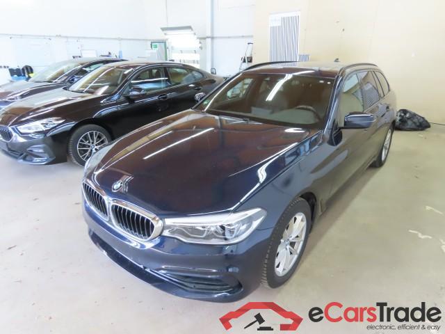 BMW 5-Serie Touring ´16 Baureihe 5 Touring 520 d xDrive Sport Line 2.0 140KW AT8 E6dT #2