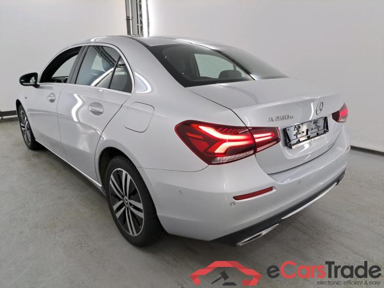 MERCEDES-BENZ A-Klasse 1.3 A 250 E BUSINESS SOLUTION DCT #3