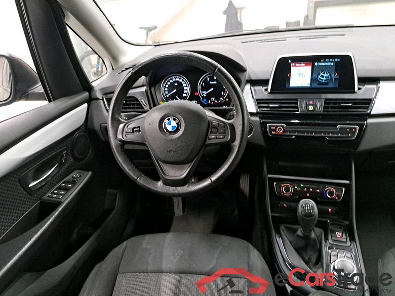 BMW 216d Active Tourer Navi KeylessGo Klima PDC ... #3