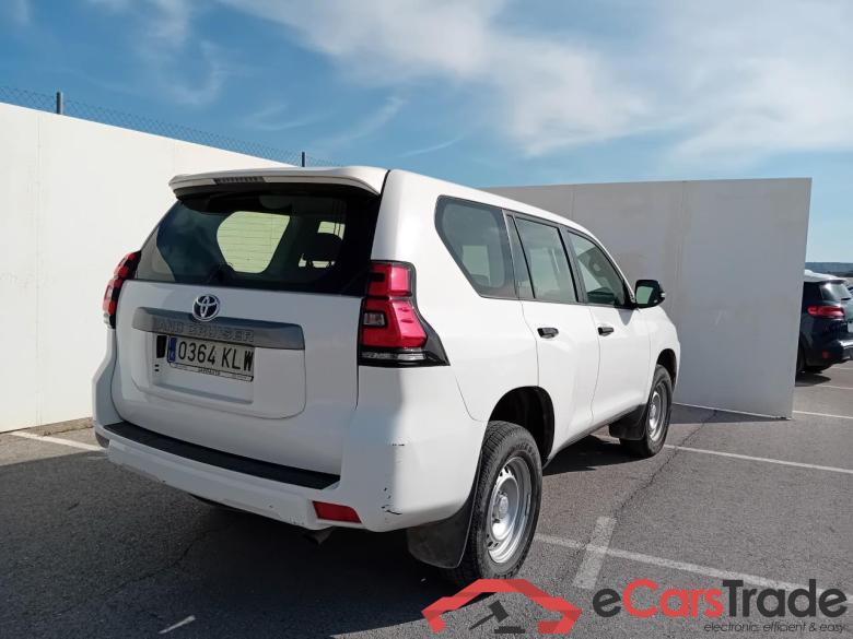 Toyota 2.8 D-4D GX TOYOTA LAND CRUISER 5p 11G todoterreno 2.8 D-4D GX #2