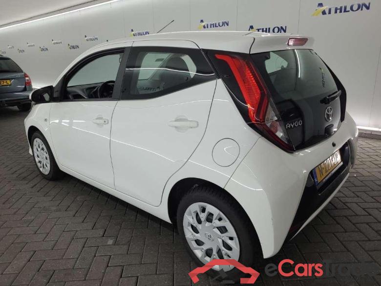 TOYOTA Aygo 1.0 VVT-i x-play 5D 53kW #4