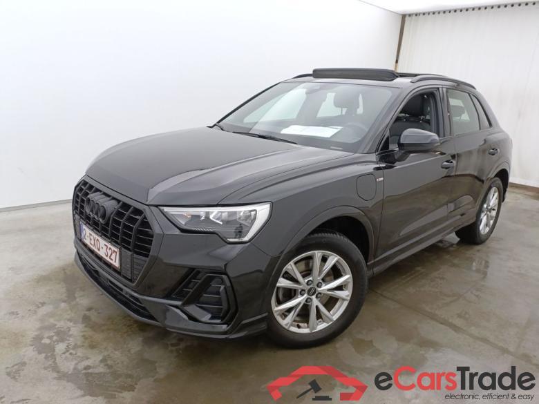 Audi Q3 45 TFSI e S tronic S Line 5d #4