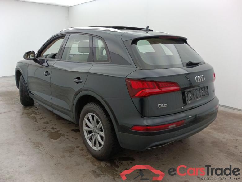 Audi Q5 Business Edition 35 TDI quattro 5d #3
