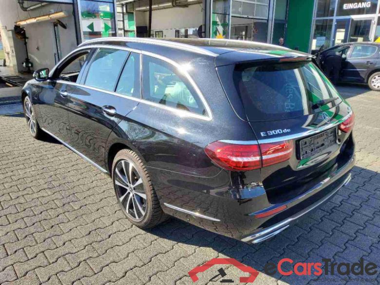 Mercedes-Benz E -Klasse T-Modell (BM 213)(06.2016->) DE - Kb5 E 300 de EU6d, T de Exclusive 4Matic (EURO 6d), (Facelift) 2020 - 2023 #4