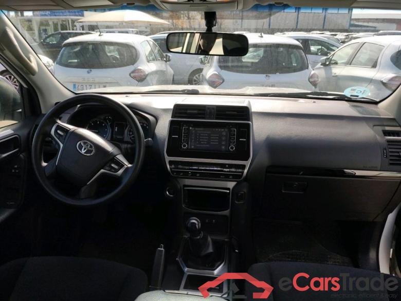 Toyota 2.8 D-4D GX TOYOTA Land Cruiser / 2017 / 5P / todoterreno 2.8 D-4D GX #3