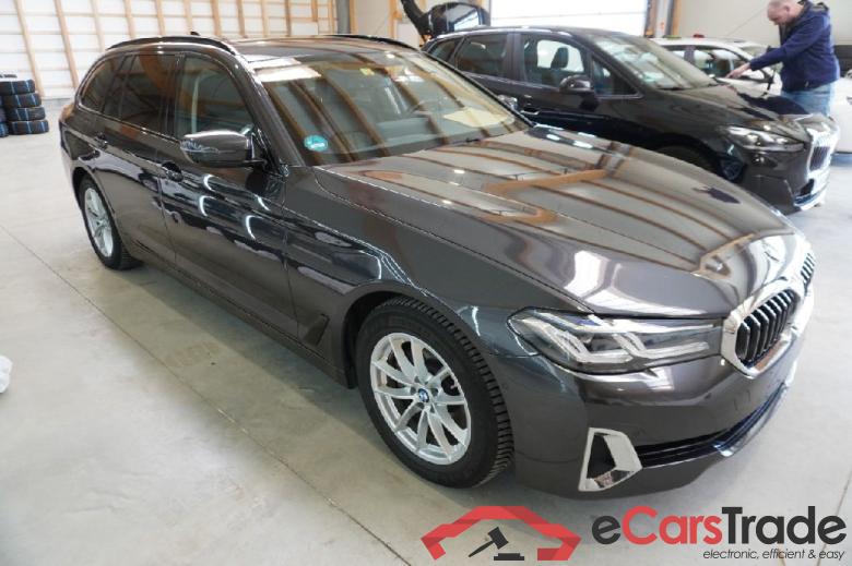 BMW 5-Serie Touring ´16 Baureihe 5 Touring 520 d Luxury Line 2.0 140KW AT8 E6d #2