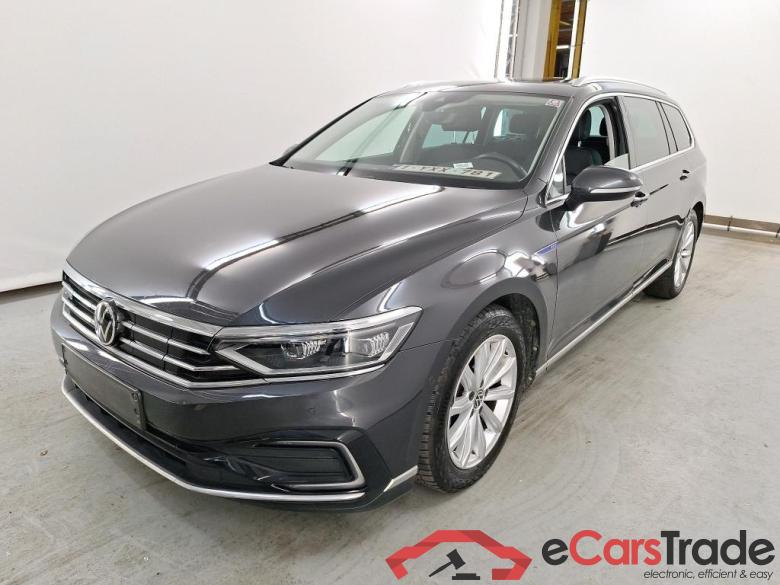 VOLKSWAGEN PASSAT VARIANT 1.4 TSI MSQ VARIANT GTE BUSINESS Design en Comfort #1