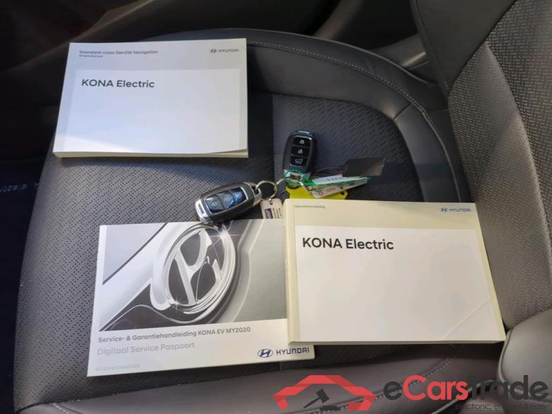 Hyundai Kona '17 Hyundai KONA Limited Electric 64 kWh 5d #4