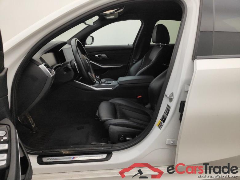 BMW 3 - 2019 330eXAS 184 PHEV 4d #6