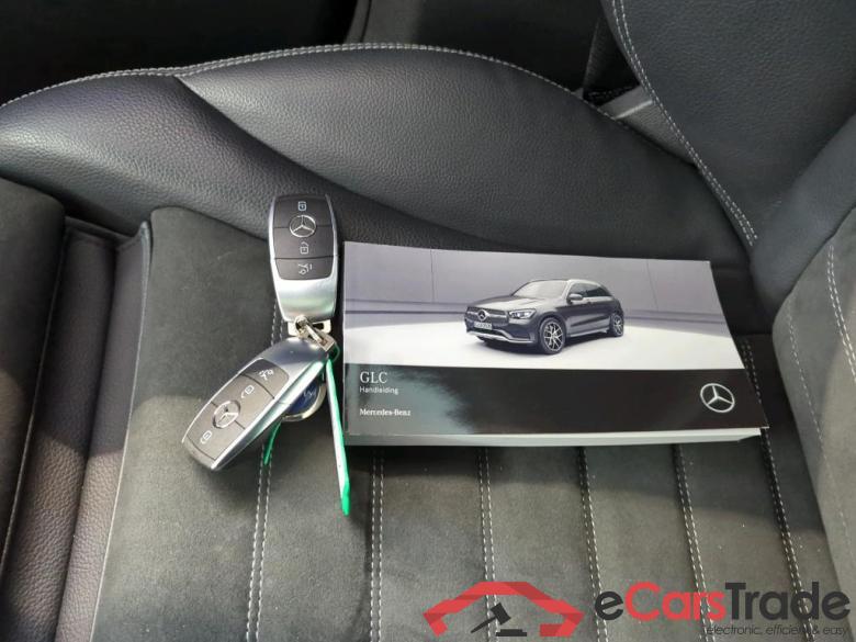 Mercedes GLC '15 Mercedes-Benz GLC GLC 300 e 4MATIC Business Solution AMG 5d #4