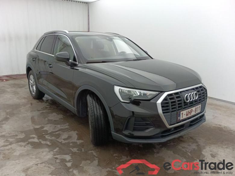 Audi Q3 35 TFSI S tronic 5d #2
