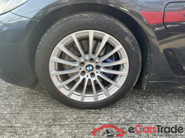 BMW 5-Serie Touring ´16 Baureihe 5 Touring 530 e M Sport 2.0 215KW AT8 E6d #6