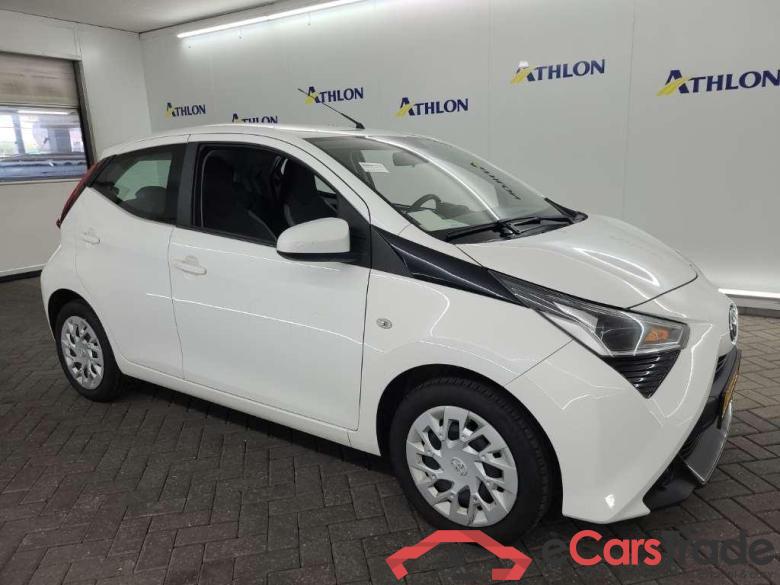 TOYOTA Aygo 1.0 VVT-i x-play 5D 53kW #2