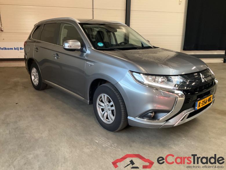 MITSUBISHI OUTLANDER 2.4 PHEV Pure #2
