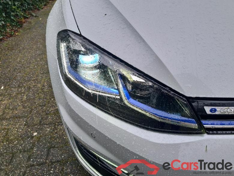 VOLKSWAGEN e-Golf  #4