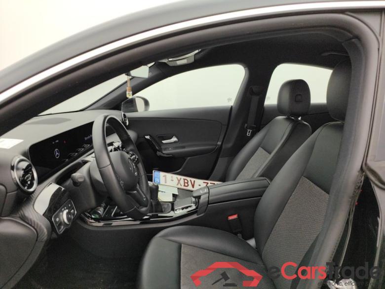 Mercedes-Benz CLA CLA 180 d Business Solution 4d #6