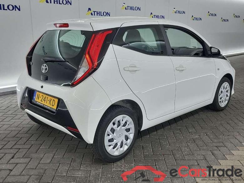 TOYOTA Aygo 1.0 VVT-i x-play 5D 53kW #3
